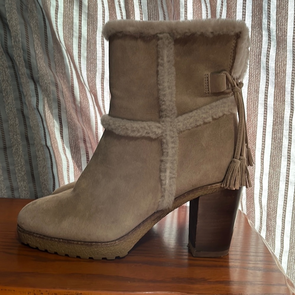 FRYE Womens Jen Shearling Short Boots Taupe Water Resistant Suede Size 9.5